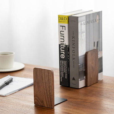 serre livre bois forme rectangle sur bureau