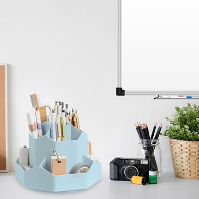 sur bureau organisateur de bureau bleu crayons articles dedans rotatifetdesign