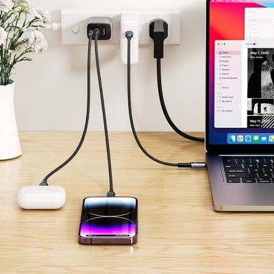 cache fil electrique au mur téléphone ordinateur branché