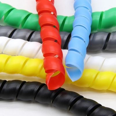 cache fil electrique plusieurs couleurs en démonstration