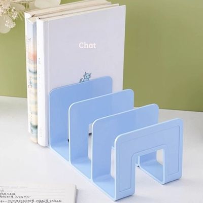 cale pour livre bleue 4 compartiments 3 livres