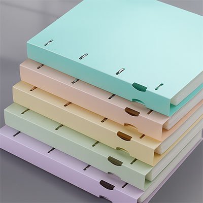 Classeur vue sur œillet de préhension