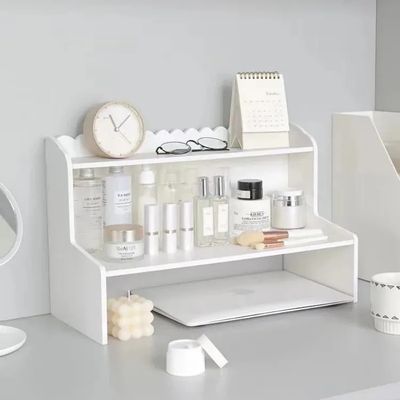 etagere bureau crème ouverte ordinateur rangé sous