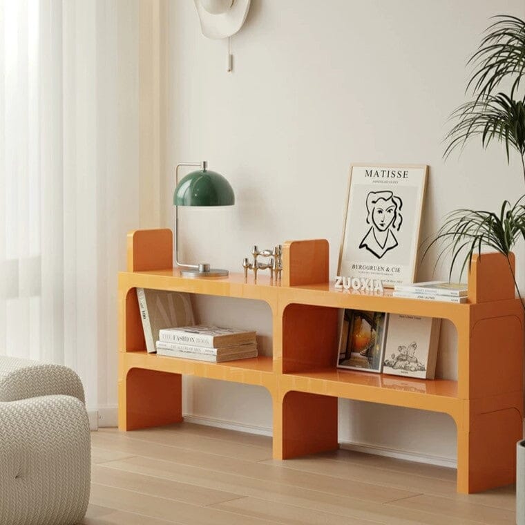 Étagère bureau orange avec lampe et livres plante coin 