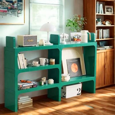 etagere bureau plante livres cadres décorations
