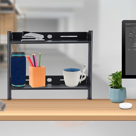 etagere bureau tasse crayons haut parleur écran