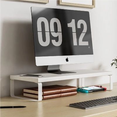 etagere pour bureau blanc écran dessus souris clavier manette cellulaire