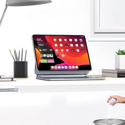 goulotte cable blanc sous bureau ordinateur pot crayons