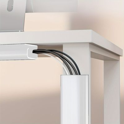 goulotte cable blanche cache 4 fils derrière bureau