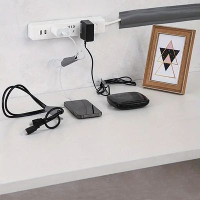 goulotte cable collant au mur avec barre de prise