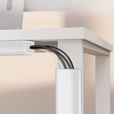 goulotte cable derrière bureau ordinateur