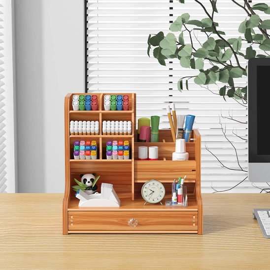 Organiseur pour bureau sur bureau avec fournitures organisées plante écran