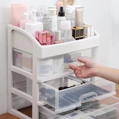 tour de rangements plastique parfum et pinceaux